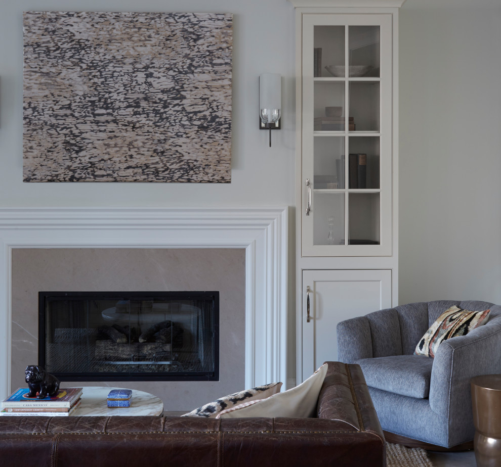 Inspiration for a transitional home design remodel in Chicago