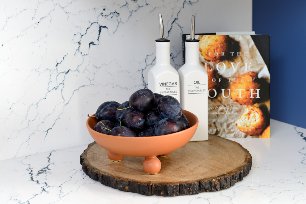 Inspiration for a transitional kitchen remodel in Toronto