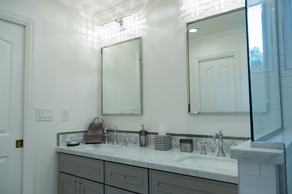 Piedras Circle- Master Bathroom