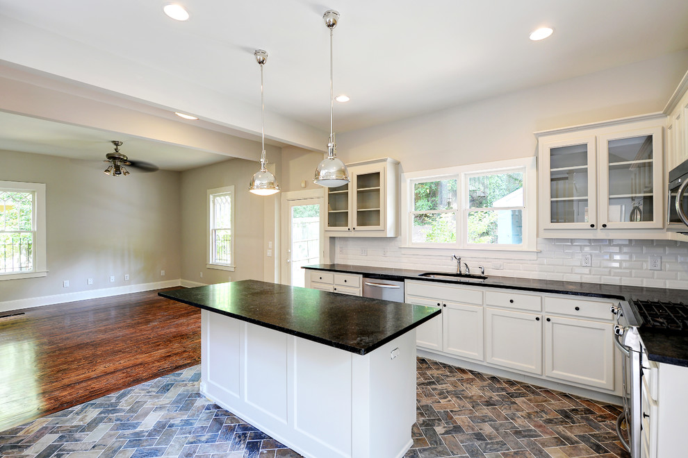 Design ideas for a traditional kitchen in Atlanta.