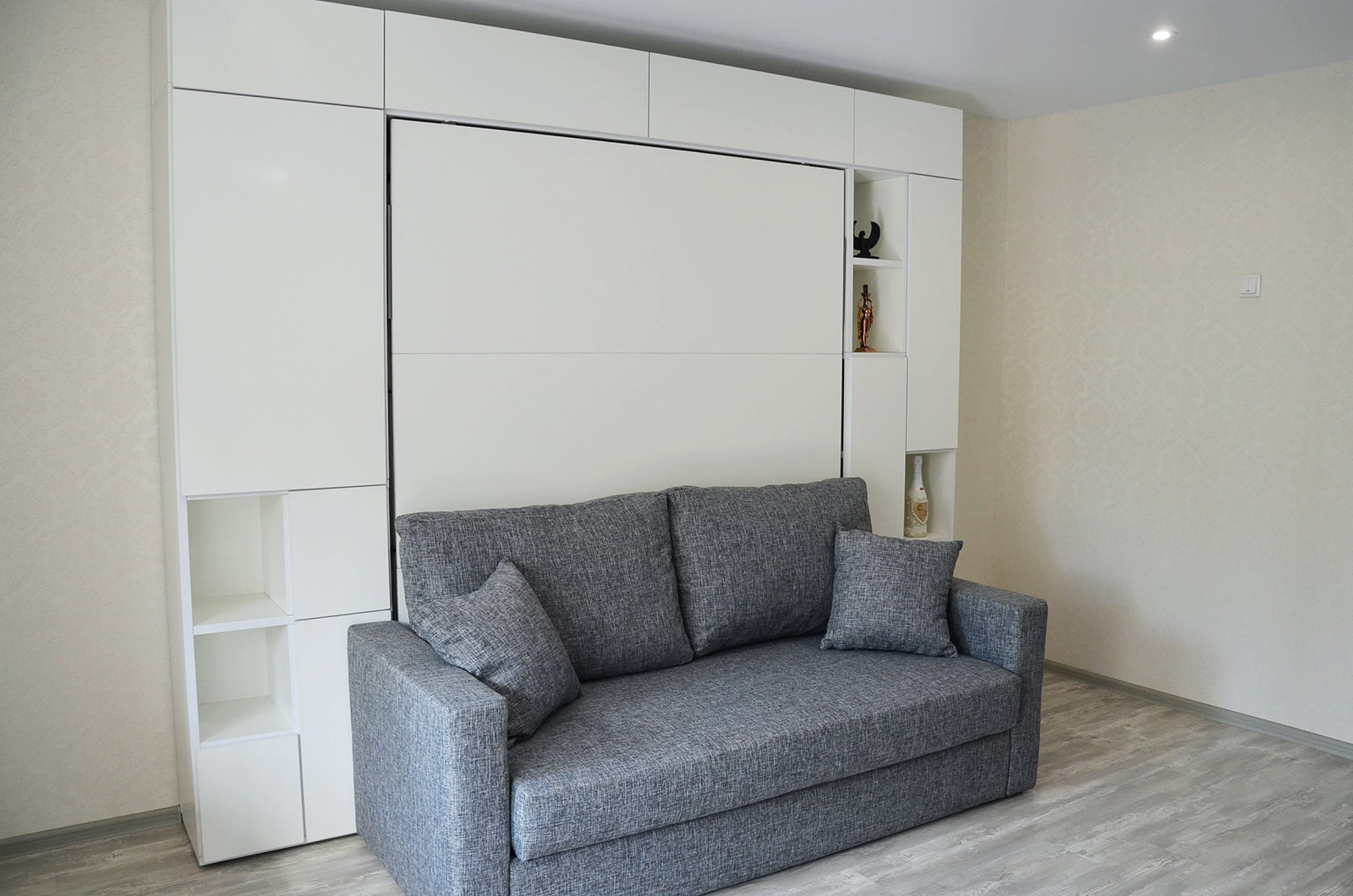 Шкаф-кровать 3 в 1 для молодой пары в гостиную