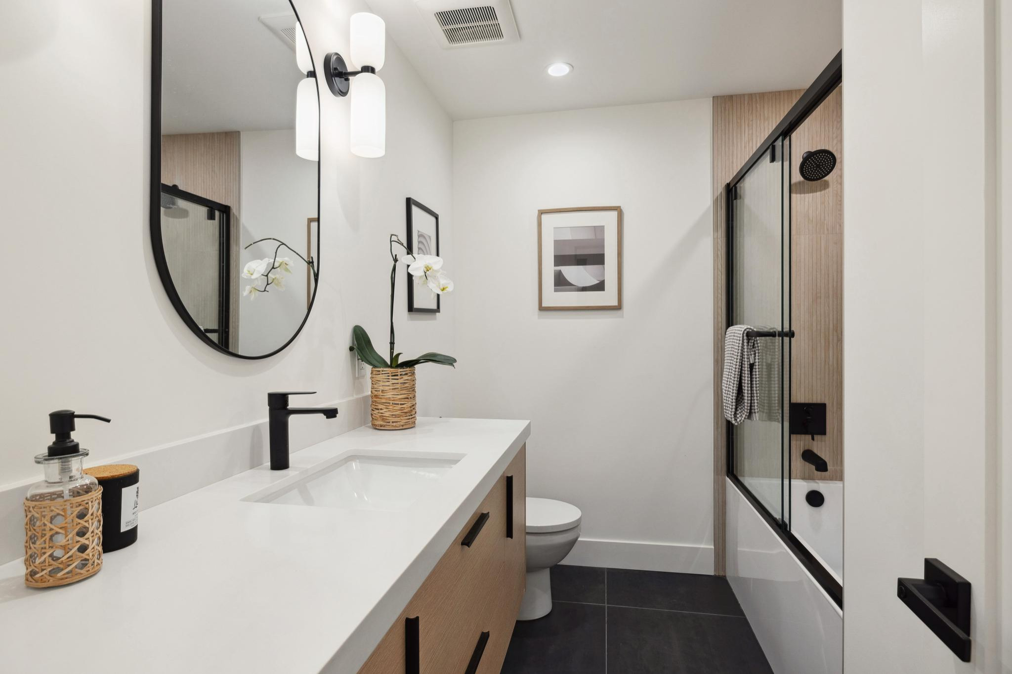 HOME STAGING