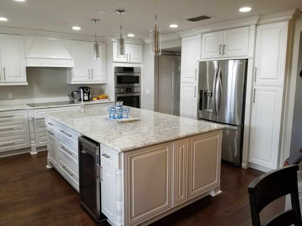 Example of a transitional kitchen design in Atlanta