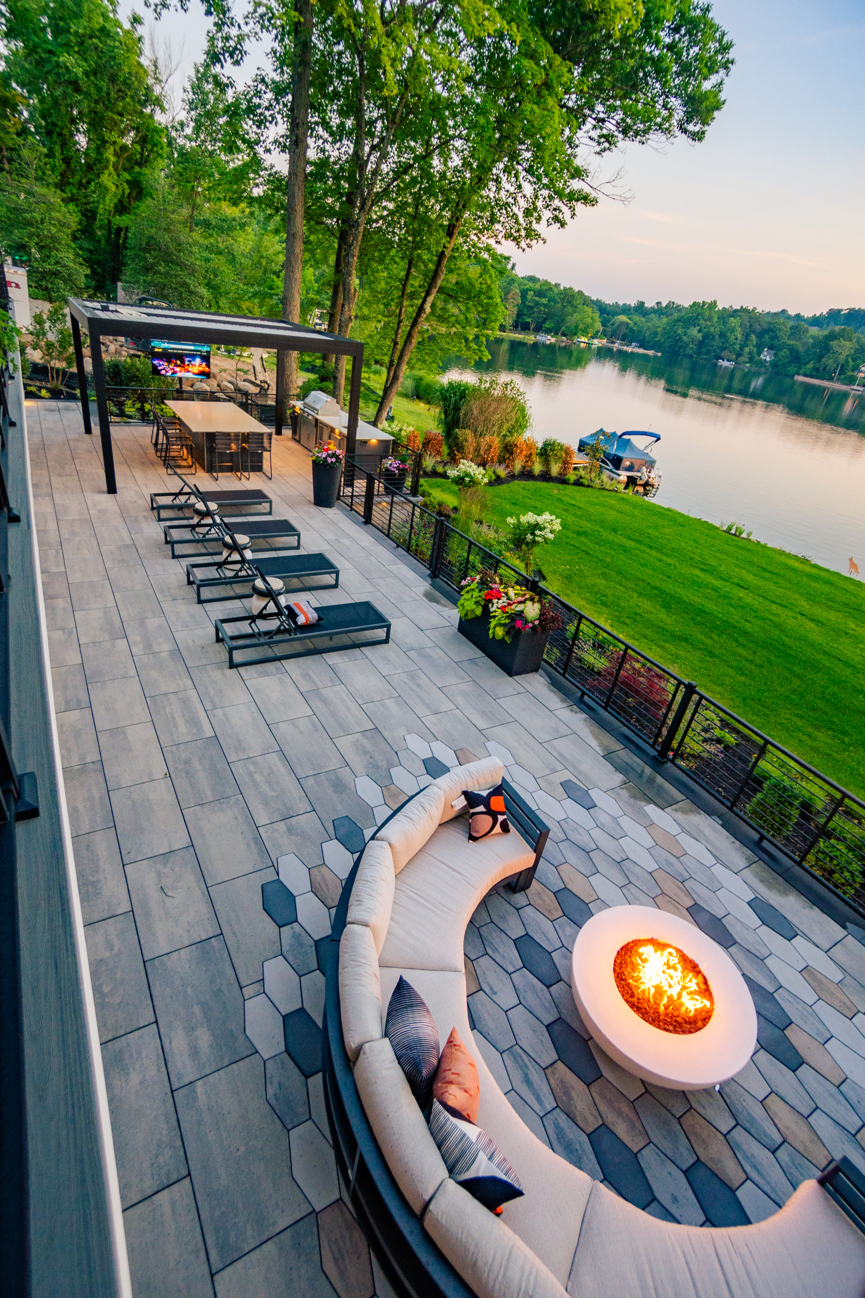 Pines Lake Modern Retreat