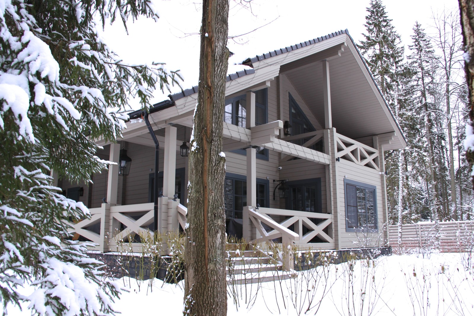 Дом из клееного бруса "Бекаль" зимняя сказка