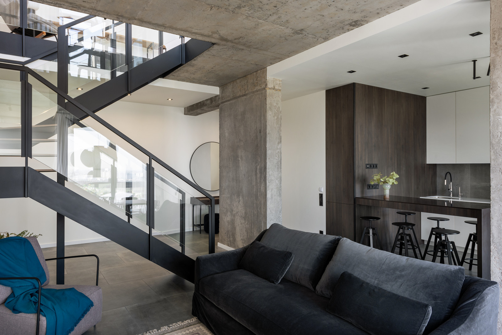 Монохромные апартаменты