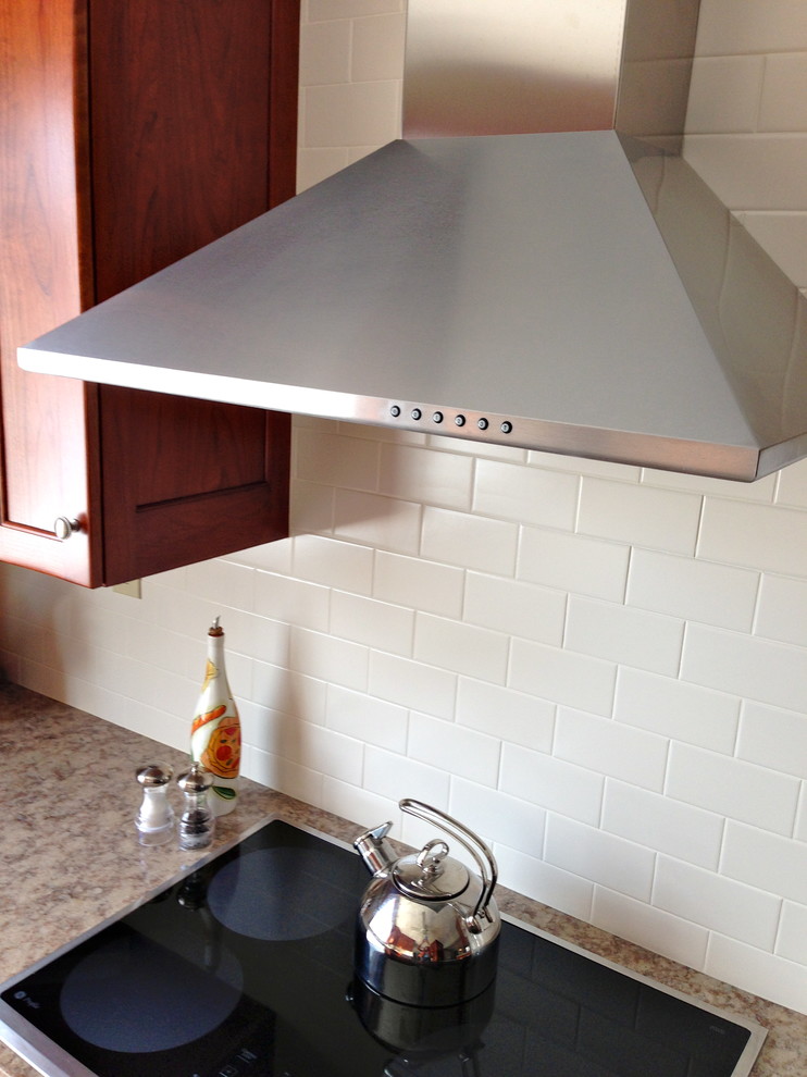 Example of a transitional kitchen design in Bridgeport