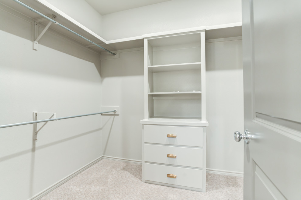 Home design - transitional home design idea in Austin