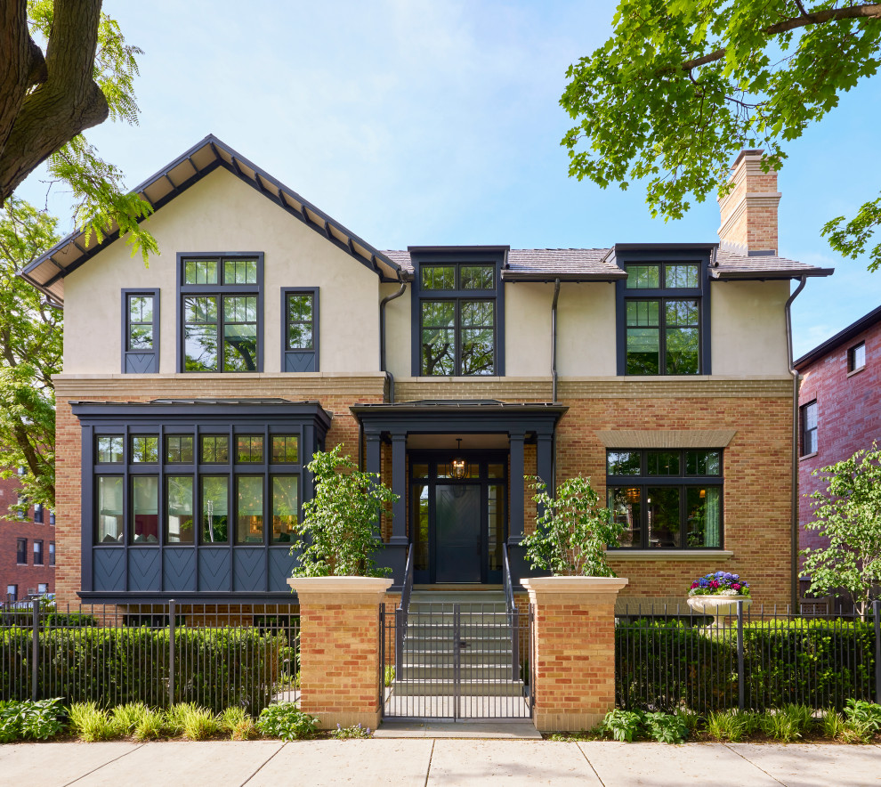 Inspiration for a transitional exterior home remodel in Chicago