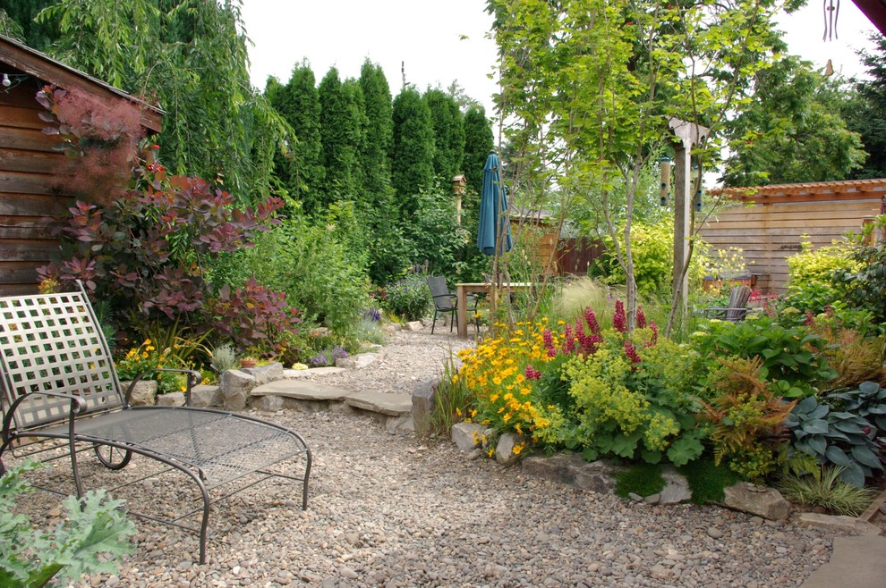 Inspiration for a contemporary garden in Portland.