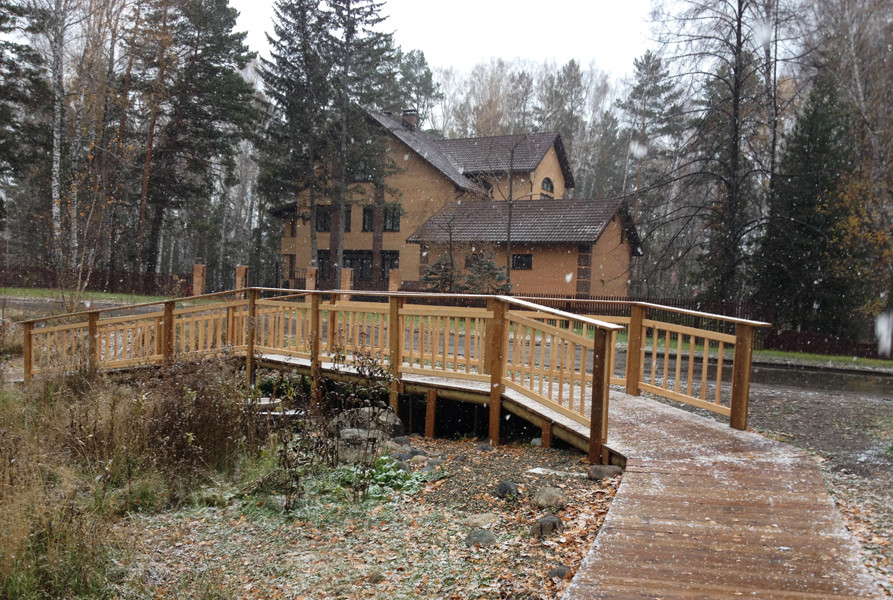 Озеро на Золотодолинской