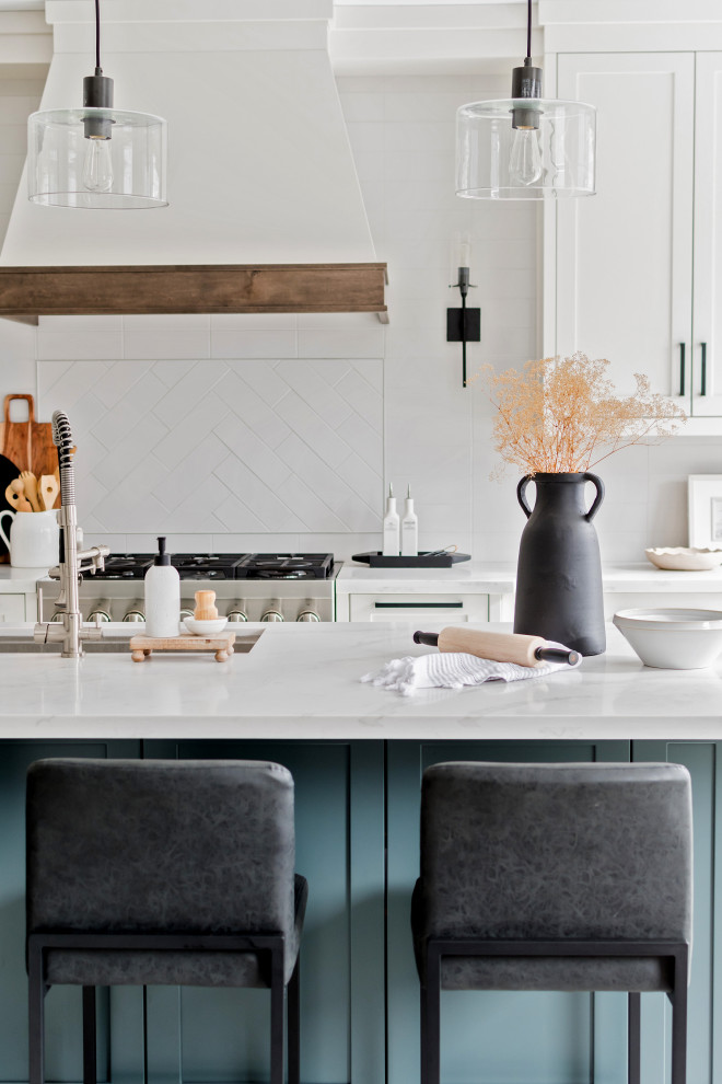Example of a transitional kitchen design in Toronto