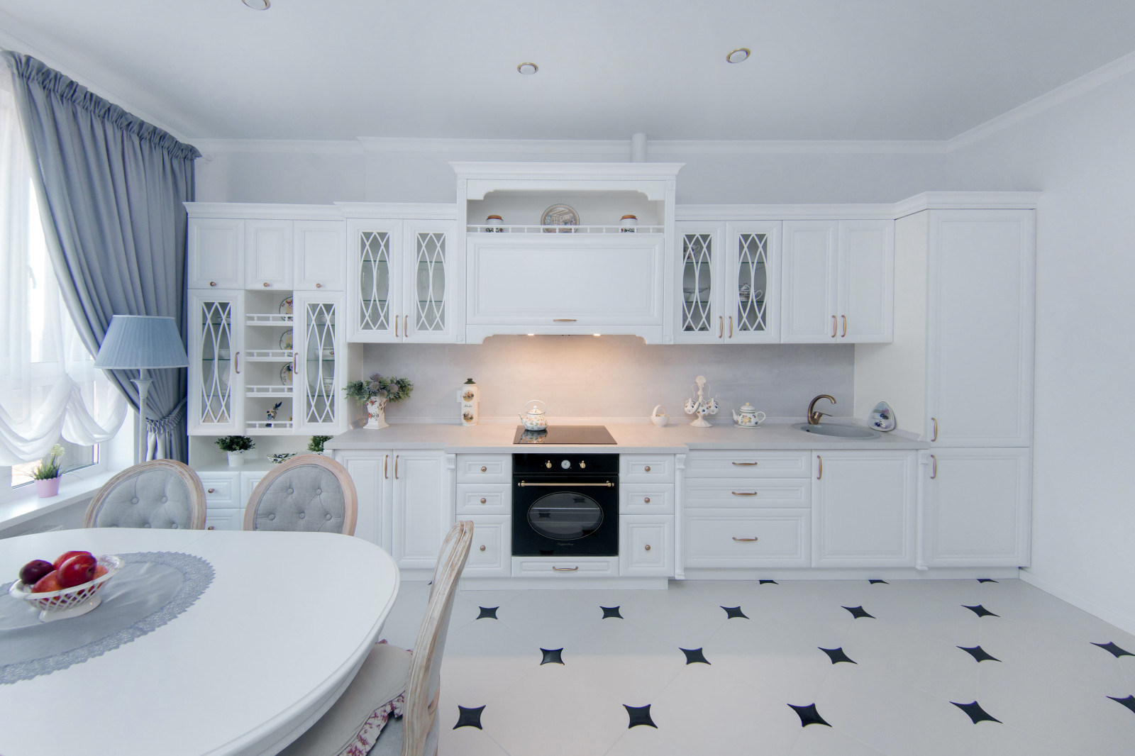 Классическая кухня из массива бука