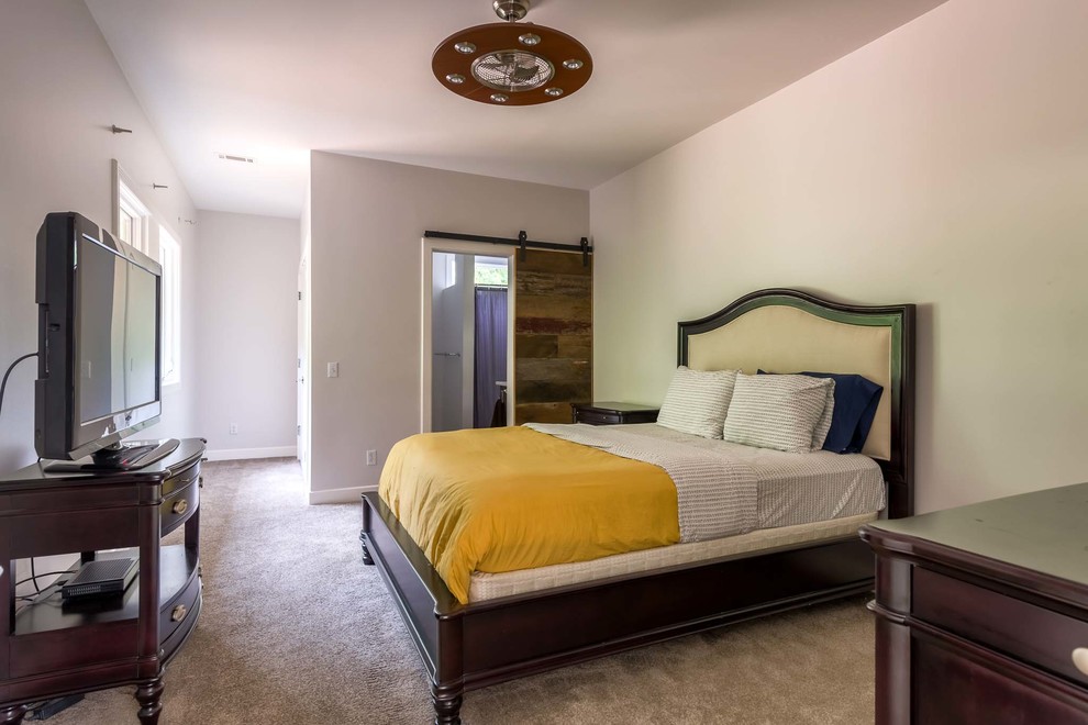 Inspiration for a transitional home design remodel in Nashville