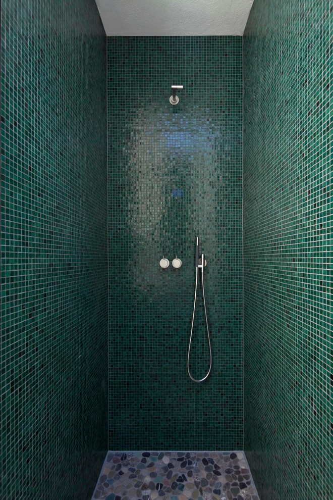 Modern bathroom in Munich.