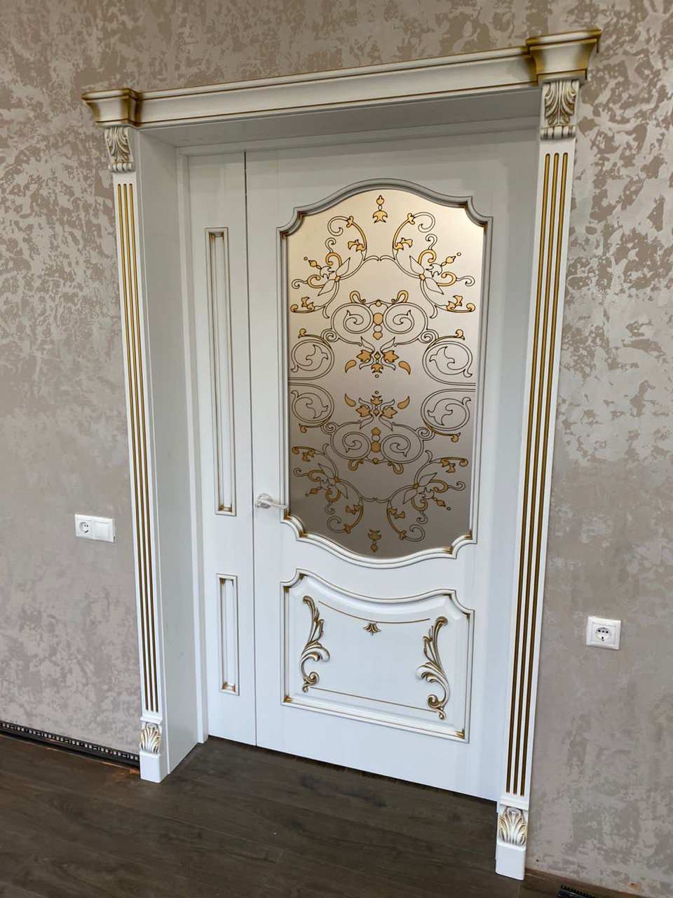 Двери из массива сосны