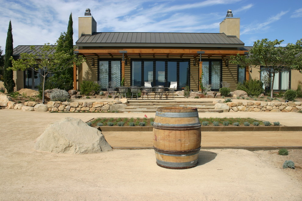 Contemporary garden in Santa Barbara.