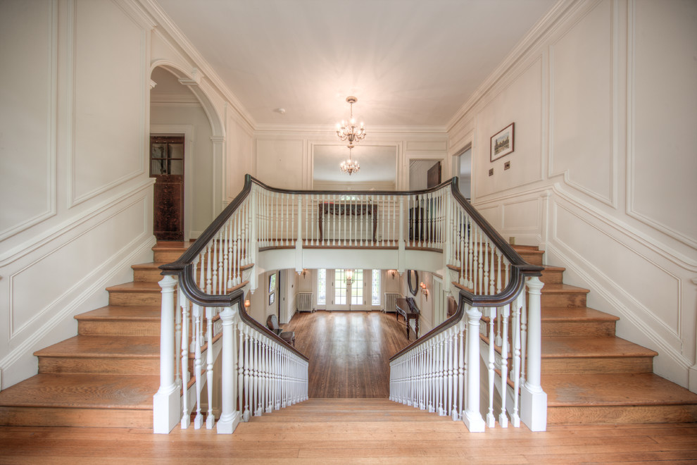 This is an example of a traditional staircase in Philadelphia.