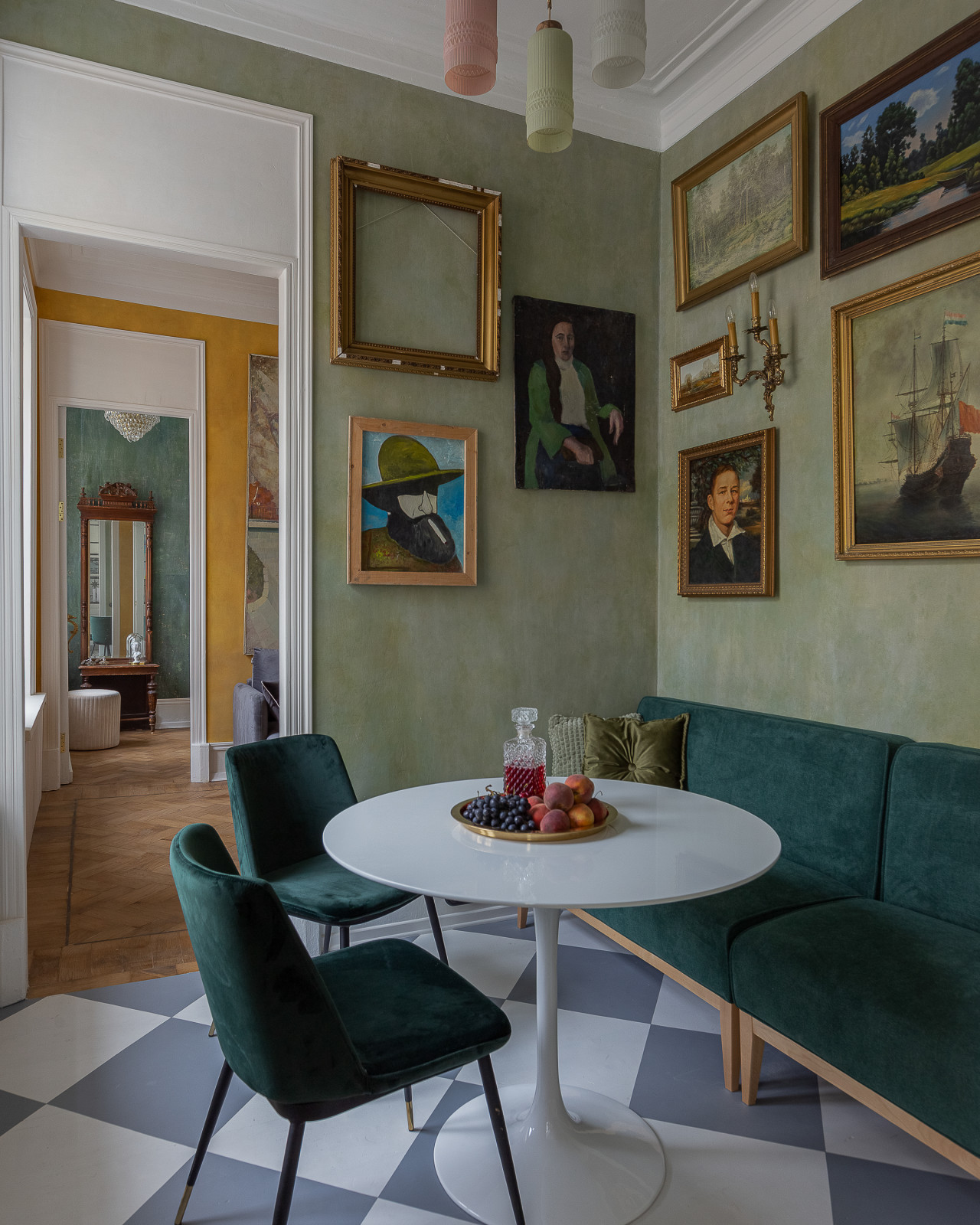 Квартира в бывшем доходном доме 1913-го