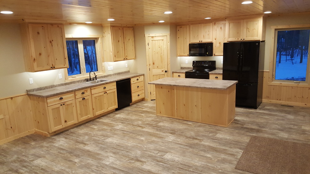 Inspiration for a rustic home design remodel in Minneapolis