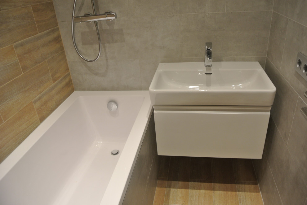 Трехкомнатная квартира Пос. Мурино, Охтинская аллея