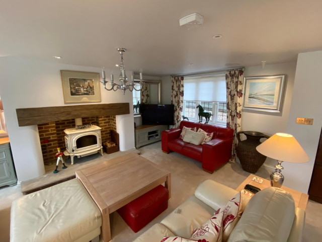 LUXURY COTTAGE CONVERSION bedroom