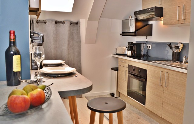 Ambiance So British pour ce studio contemporary-kitchen