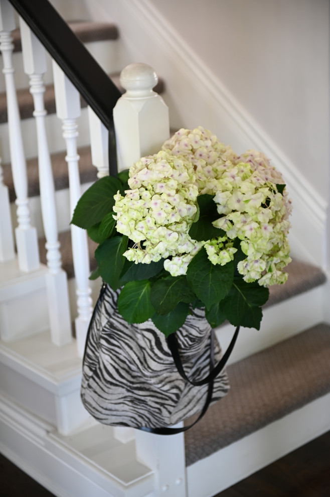 Home design - transitional home design idea in Vancouver