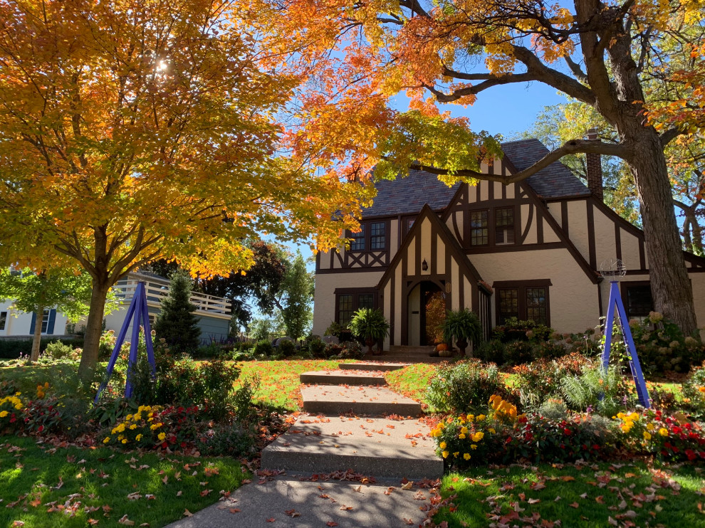 Saint Paul Tudor Garden