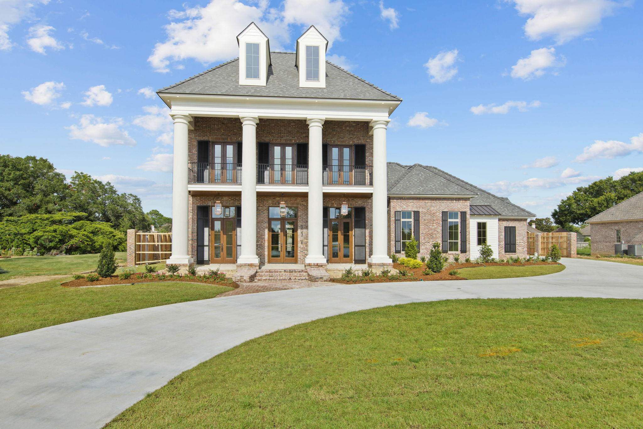 Allamand Residence
