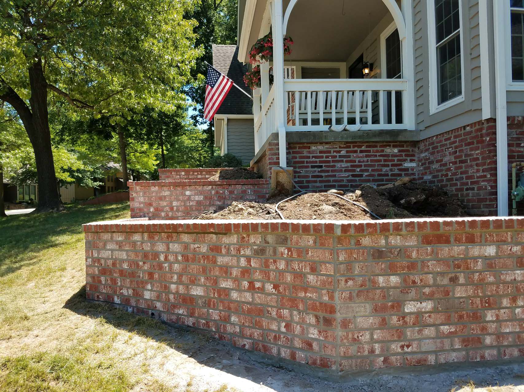 Lenexa planter beds AFTER
