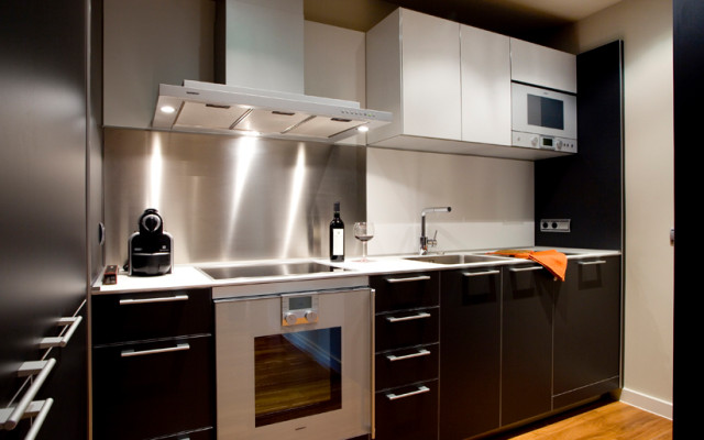 APARTAMENTO PG16 contemporary-kitchen