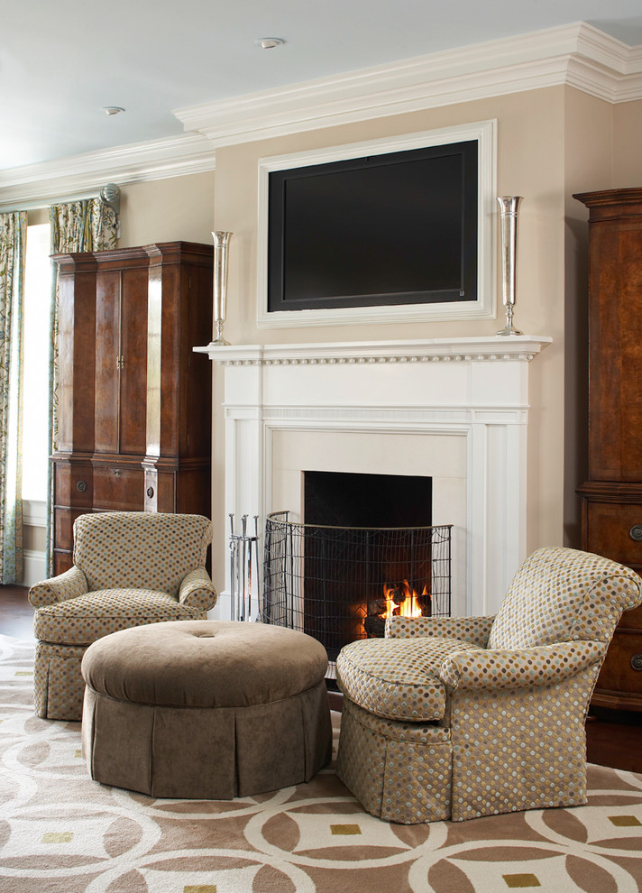 Design ideas for a traditional family room in Charleston.
