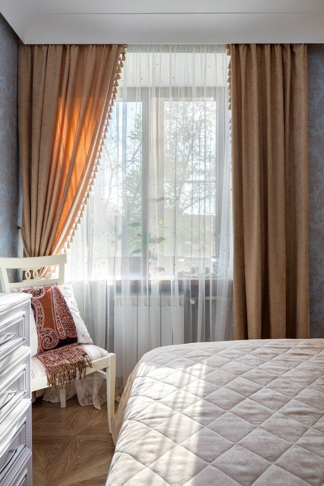 Уютный интерьер маленькой спальни