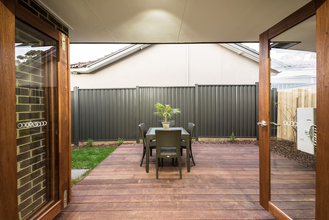 The Thackeray contemporary-veranda