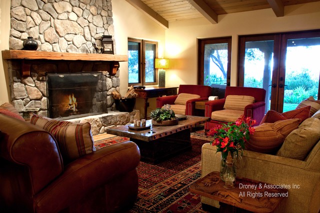 Ranch Home - Spanish traditional-living-room