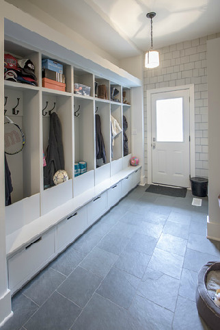Transitional entryway photo in Chicago