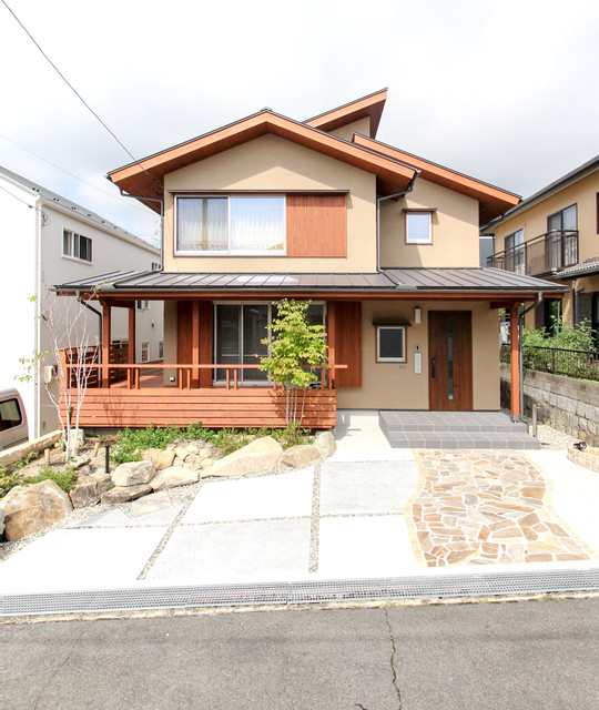 家族団らんを存分に楽しむ家 japanese-exterior