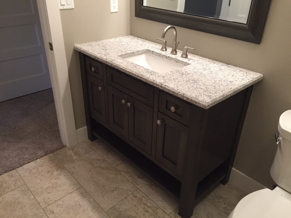 Inspiration for a transitional home design remodel in Cedar Rapids