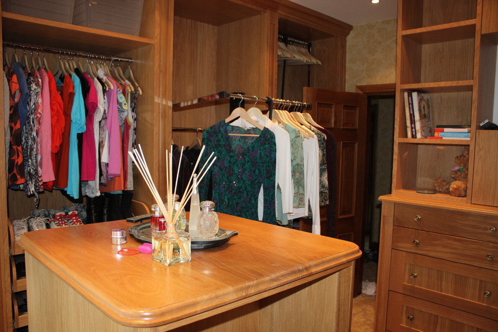 Photo of a traditional storage and wardrobe in Buckinghamshire.