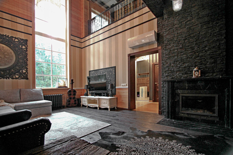 Холл со вторым светом, эркером и каминной зоной