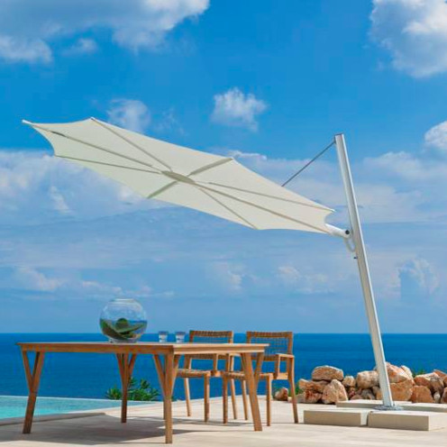 Moderner Pool in Sonstige