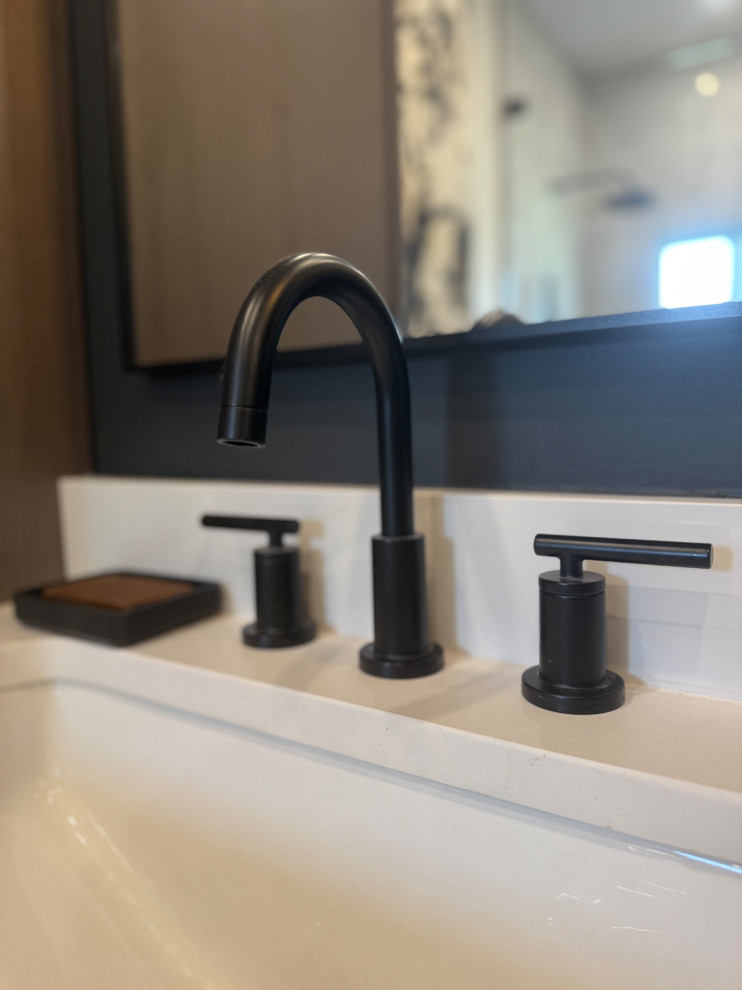 Master Bathroom Luxurious & Bold