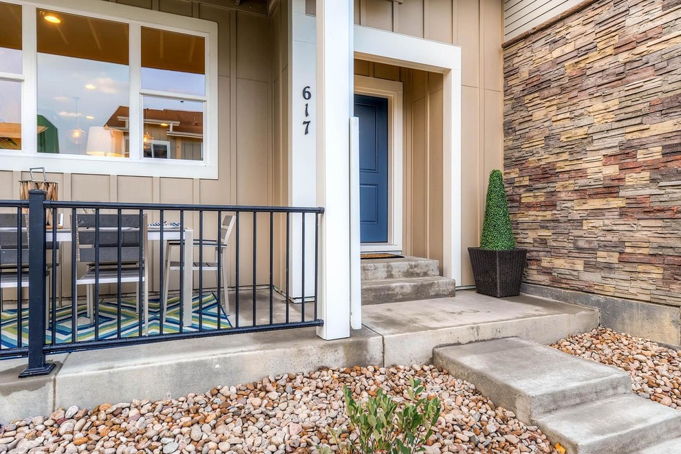 Entryway - transitional entryway idea in Denver
