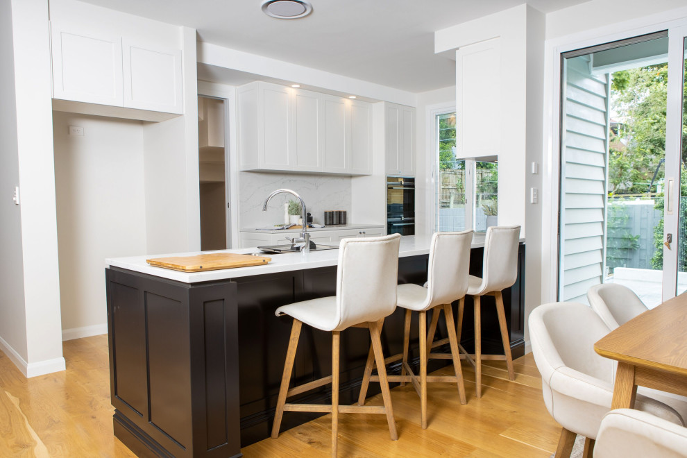 Photo of a traditional kitchen in Brisbane.