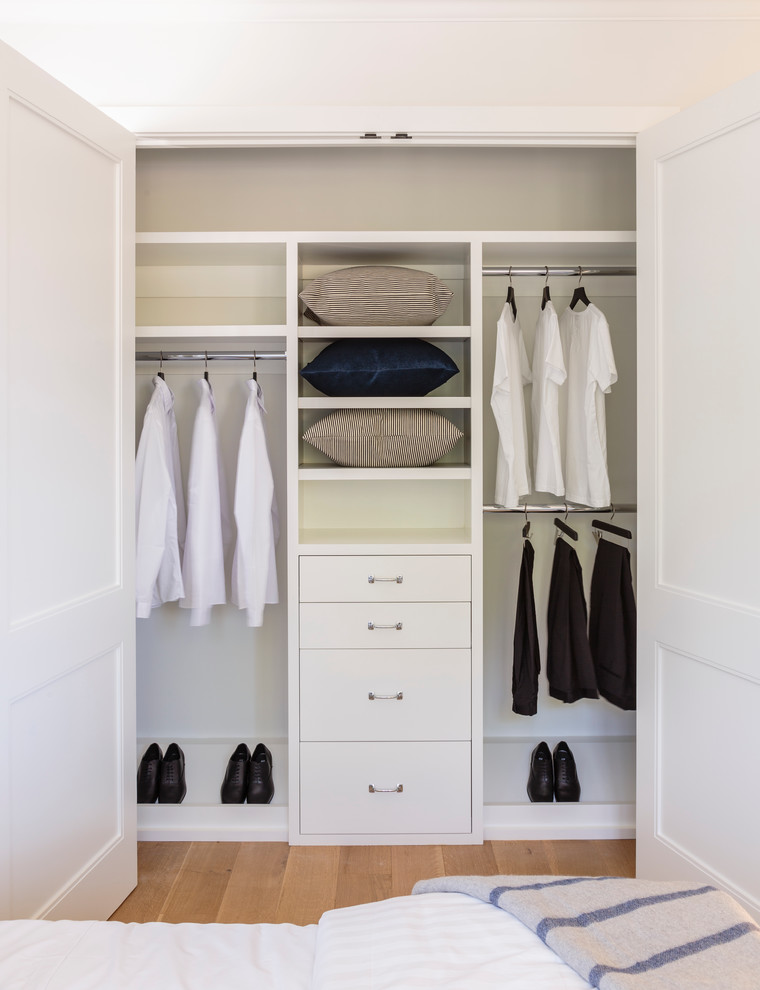 Beach style storage and wardrobe in Los Angeles.