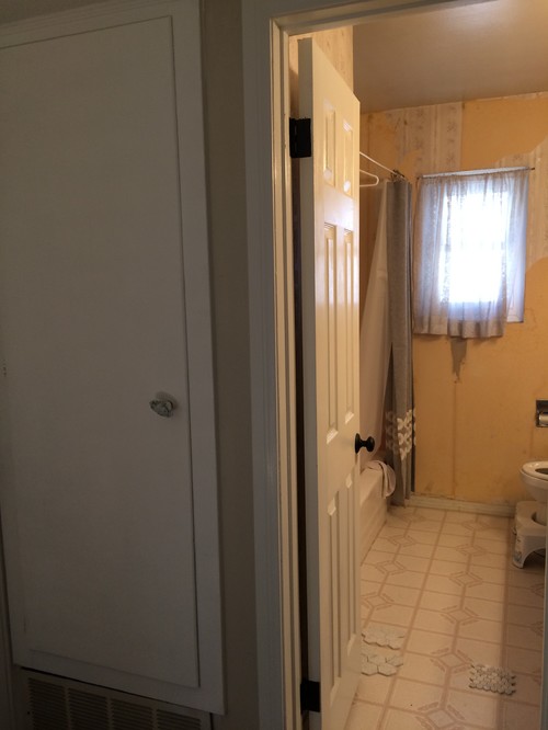 Shower/Tub combo or separate soaking tub Shower/Tub combo or separate soaking tub