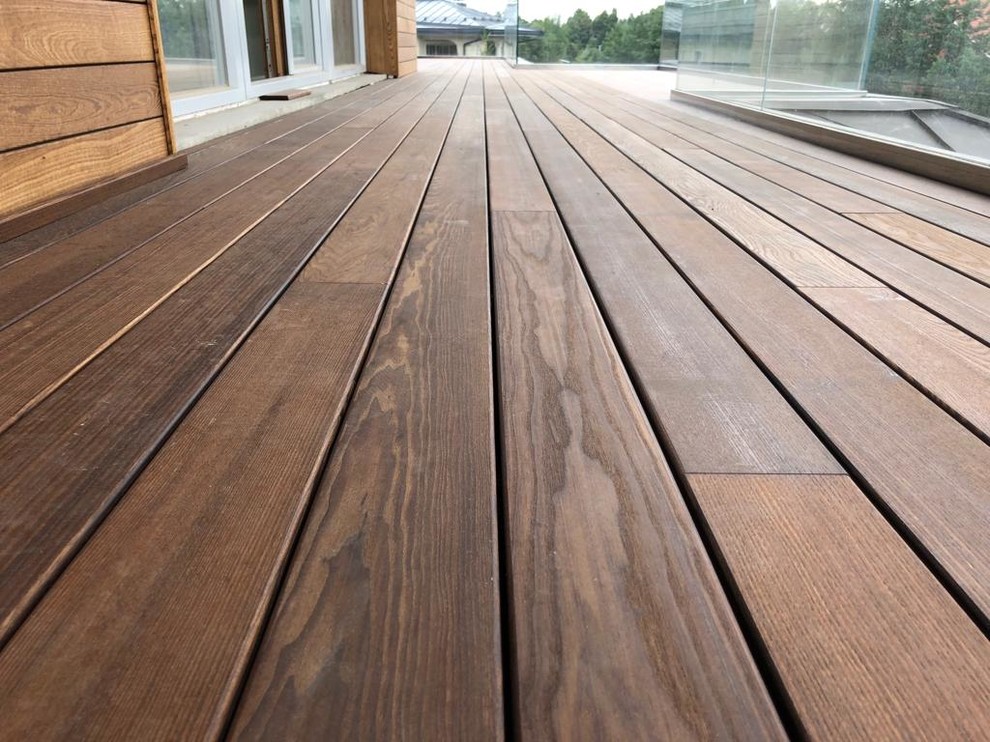 Терраса из термоясеня