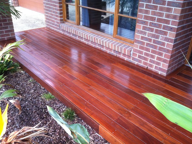The Jarrah contemporary-deck
