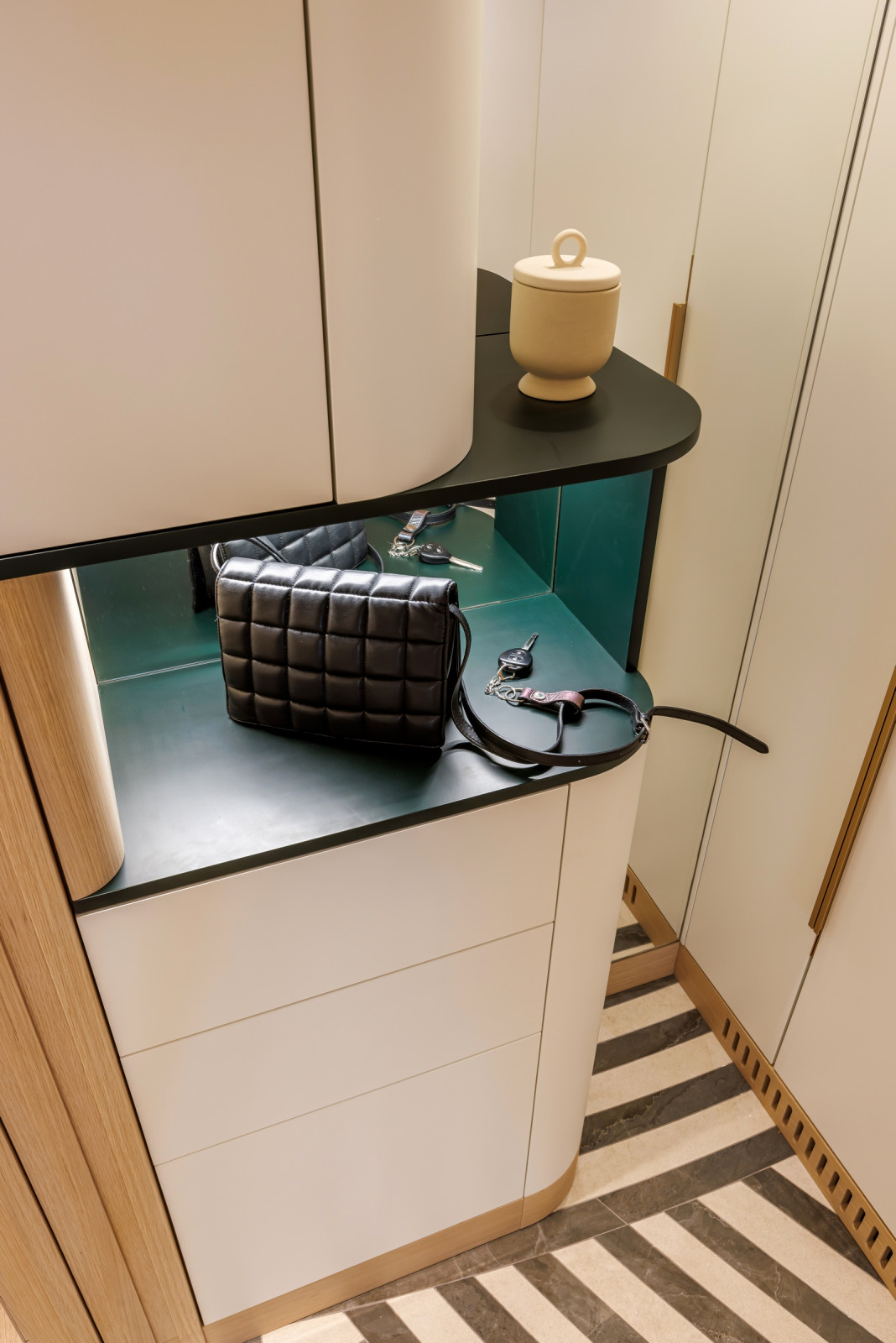 Фотосъёмка квартиры для производителя мебели и интерьерных конструкций «Axioma»